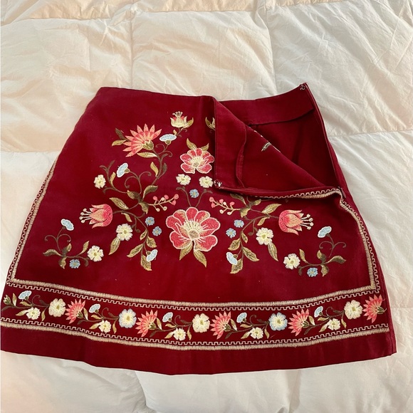 Harper Embroidery Skirt NWT - Picture 3 of 7